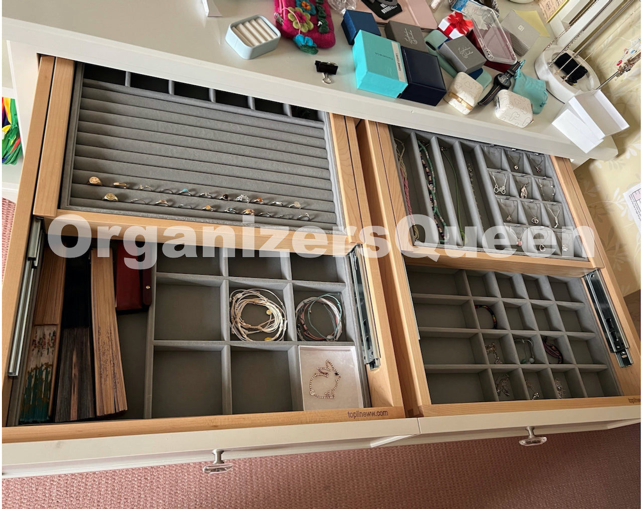 Stackable custom jewelry organizer tray for multiple jewelry types