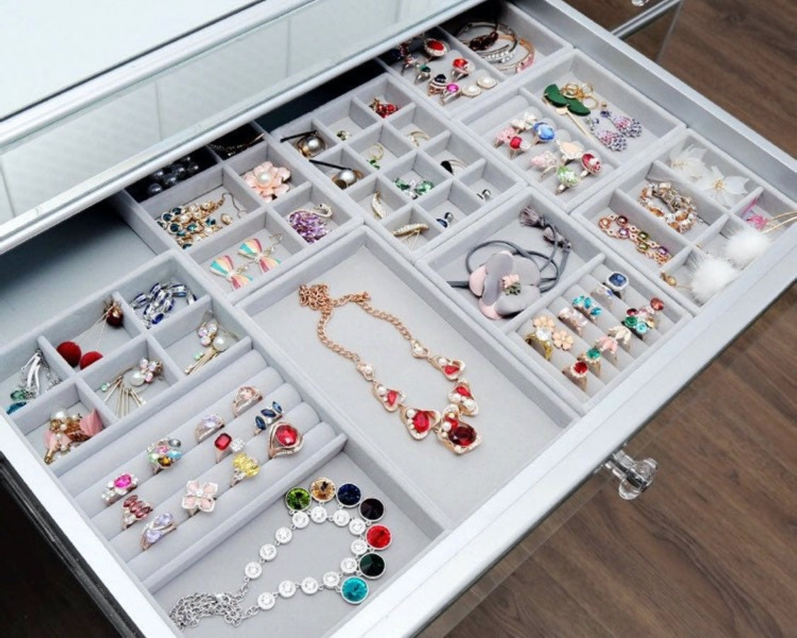 Stackable custom jewelry organizer tray for multiple jewelry types