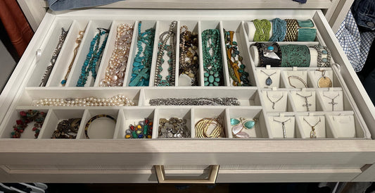 What to look for when shopping a jewelry organizer?